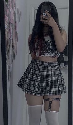 Egirl Fashion, E Girl Outfits, Alt Outfits, Future Style, Seductive Clothes, Baggy Pants, Swaggy Outfits, Gothic Outfits, Alternative Outfits