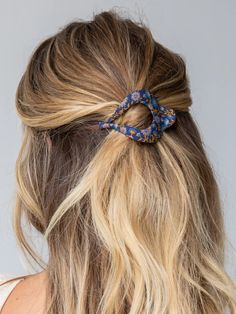 Floral Fabric Boho Hair Clip - Indigo Rustic Hair Clips, Hair Put Ups For Mid Length Hair, Hair Clip Dos, Hair Gloss, Casual Hairstyles, Elegant Updo, Sleek Ponytail, Favorite Hairstyles, Boho Hairstyles