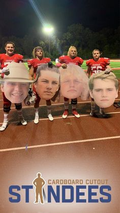 Football players holding their cardboard cutout bigheads. Pep Squad, Senior Year Things, Senior Year Fun, Cute Senior Pictures, Senior Day, 8th Grade Graduation, Senior Night Gifts