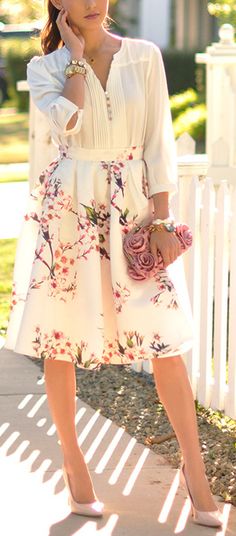 Cherry blossom skirt - I love that skirt. Romantic Clothing Style, Hapa Time, Romantic Clothing, Rok Outfit, Peplum Tops, Heidi Klum, Mode Inspiration, Outfit Casual, Fashion Sense