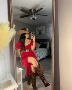 Ig- caballito_morado Outfit Inspo For Mexico, Rodeo Outfits Mexican, Western Outfits Women For Party, Rancho Wedding Outfit Guest, Blazer With Cowgirl Boots, Red Dress Western Outfit, Coquette Western Outfits, Plus Cowgirl Outfits, Western Outfits Couple