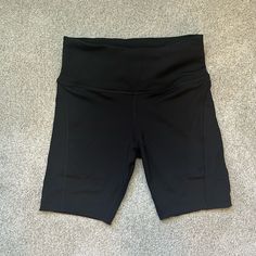 Tags Have Been Cut Off But These Are Never Worn And Never Washed! They Have A Drawstring Waist (Hidden Inside Front Waistband), Front Slit Pocket (Waistband), And Zip Back Pocket. Size Xs. Shorts Nike, Back Pocket, Shorts Athletic, Nike Shorts, Bike Shorts, Pocket Size, Athletic Shorts, Nike Dri Fit, Cut Off