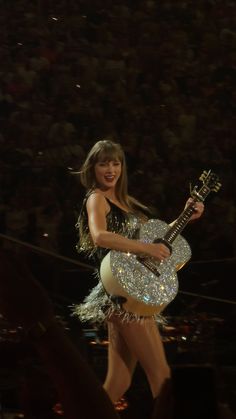 taylor swift performs at the super bowl in new orleans, florida on sunday, feb 24, 2012