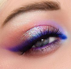 Eye Makeup Looks For Hooded Eyes, Iridescent Eye Makeup, Makeup Astethic, Makeup Amazon, Carli Bybel, Makeup Images, Old Makeup, Makeup Stuff, Colorful Eye Makeup