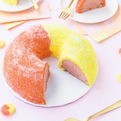 How To Make A Giant Peach Ring Cake | studiodiy.com