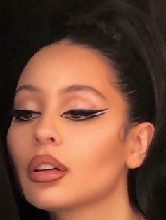 Image about makeup in 𝘚𝘒𝘐𝘕/𝘎𝘓𝘈𝘔. by 𝐒𝐂𝐎𝐑𝐏𝐈𝐎 𝐕𝐈𝐗𝐄𝐍. 90s Lip Combo, Dr Makeup, Prom 23, Face Ideas, Euphoria Fashion, 90s Makeup, Alexa Demie, Lip Combo