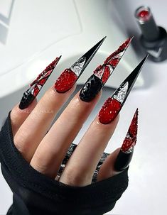 Beauty Nail Salon, Pop Art Nails, Soft Goth, Long Stiletto Nails, Sharp Nails, Hippie Nails, Purple Nails, Long Acrylic Nails