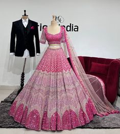 Lehenga Blouse Back Designs Latest, Lenga Design Indian Weddings, Lehenga Blouse Back Designs, Blouse Back Designs Latest, Lehenga Blouse Back, Lehnga Ideas, Indian Wedding Mandap, Dress Makeover