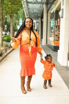 6 Adorable Mommy And Me Outfit Ideas for Fall Photoshoots Outfit Ideas For Fall, Cozy Knit Sweater, Style Inspiration Winter, Mommy And Me Outfits, Fall Photoshoot, Outfit Inspiration Fall