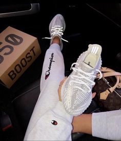 Yeezy Shoes Outfit, Yeezy Outfit, Yeezy Sneakers, Nike Air Shoes, Gucci Sneakers, Fresh Shoes, Yeezy 350, Hype Shoes, Aesthetic Shoes