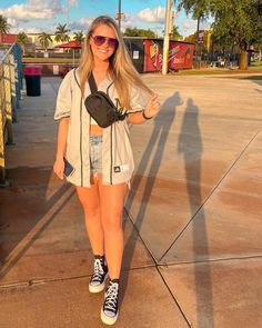 Baseball Style Outfits, Ballpark Outfit, Vintage Clothing Boutique, Rolled Up Jeans, Cute Outfit Ideas, Baseball Jersey Shirt