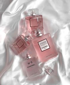 Kate Spade Perfume, Koleksi Parfum, Perfume Chanel, Chanel Aesthetic, Coco Chanel Mademoiselle, Parfum Chanel, Moda Chanel, Pink Perfume, Perfume Collection Fragrance