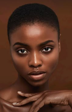 Beauty Headshots Photography, Portrait Reference Female Faces, Icon Afro, Afro Female, Female Portrait Poses, Model Headshots, Lipstick For Dark Skin, Skin Model