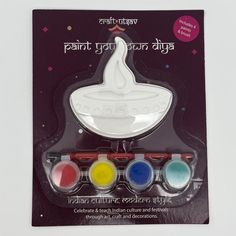 the paint set is in its package with three different colors