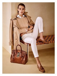 Good Life of Design: Stay Stylish And Comfortable on Thanksgiving Day Mode Over 50, Casual Chique Stijl, Camel Coat Outfit, Preppy Mode, Style Désinvolte Chic, Style Casual Chic, Ralph Lauren Style, Ralph Lauren Women