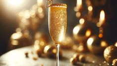 10 Must-Try Glitter Cocktails 11