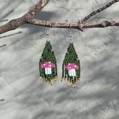 Guess what? These adorable fringe earrings are born and raised in the heart of Southwest Colorado, right in the sweet little mountain-desert town of Durango! 🌵🏔️💕 Every pair is made with lots of love and totally inspired by the stunning outdoors in the Four Corners region. 🌲✨ Ready to level up your cute factor? These sweet seed bead earrings are rocking a design that's all about mushrooms and florals. 🍄✨ Crafted with love and a sprinkle of magic, these earrings blend nature-inspired vibes w Mountain Desert, Desert Town, Southwest Colorado, Seed Bead Earrings, Four Corners, Fringe Earrings, Bead Earrings, Seed Bead, Cleaning Clothes