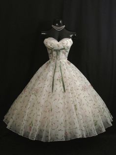 Vintage Vintage Prom, Vintage Gowns, Vintage Couture, Vestidos Vintage, 50s Dresses, 1950s Dress, 50s Fashion, 1950s Fashion, Mode Vintage