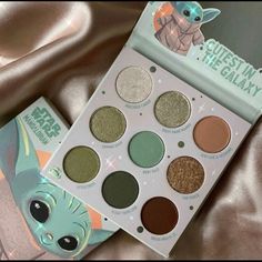 This Monochromatic Olive Green Palette Features A Range Of Finishes From Matte, Metallic, And Our Iconic Super Shock Formula. Create The Cutest Looks In The Galaxy With The Fun Olives, Golds, And Neutral Tones. Green Makeup Products, Yoda Wallpaper, Colourpop Eyeshadow, Colourpop Makeup, Makeup Package, Green Palette, Green Makeup, Colourpop Cosmetics, Kids Makeup