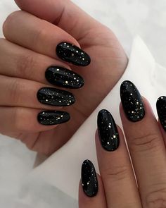 34 Black Winter Nails: Trendy Ideas for Chic Winter Nail Designs with Snowflakes and Gold Accents Black Winter Nails, Oval Shaped Nails, Matte Black Nails, Winter Nail Designs, Bold Patterns, Winter Nail, Dip Powder Nails, Accent Nails, Snowflake Designs