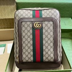 Kuaile SIZE : 30???x 40???x 14cm??? Classic Gucci Bag, Gucci Ophidia Bag, Beige Backpacks, Gucci Ophidia, Medium Backpack, Pre Fall Collection, Gucci Men, Gucci Bags, Sierra Leone