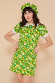 Miracle Eye, Green Daisy, 60s 70s Fashion, 60s And 70s Fashion, Sharon Tate, Daisy Dress, 60s Mod, Mod Fashion, 60s Fashion