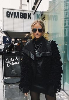 Josefine H J, Entrepreneur Fashion, Fashion Book, Style Goals, All Black Looks, Mama Style, Autumn Street Style, Outfit Goals