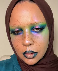 Oil Spill Makeup, Easy Alien Makeup, Eclectic Makeup, Weird Makeup Looks, Cool Makeup Looks Creative, New Wave Makeup, Eccentric Makeup