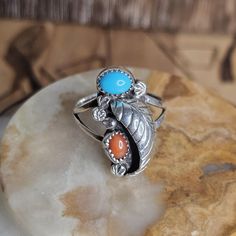 vintage Native American leaf , turquoise and red coral ring size 8 Signed by Artist MARIA (CJ MARIA) Old pawn style sterling silver American Turquoise, Native American Turquoise, Coral Ring, Red Coral, Rings Statement, Native American, Statement Rings, Coral, Ring Size