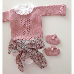 Bebe Knitted Baby Outfits, Baby Socks Knit, Baby L, Baby Princess, Baby Cardigan, Diy Couture, Knitting Girls, Garter Stitch