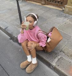 Girly Outfits Aesthetic Summer, Girly Winter, Summer Shopping Outfit, 2024 Goals, Girly Pop, Look Rose, Instagram Baddie, 사진 촬영 포즈, Music Festival Outfits