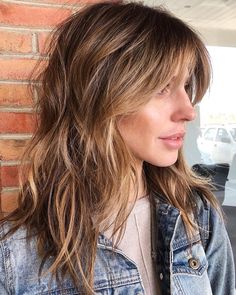 50 No-Fail Medium Length Hairstyles for Thin Hair - Hair Adviser Medium Shaggy Haircuts, Bob Lung, Hair 50, No Bangs, Tousled Hair, Shaggy Haircuts, Lob Haircut, Shag Haircut, Shoulder Length Hair