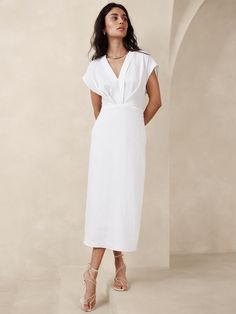 Mari Draped Midi Dress | Banana Republic Spring Dresses Classy, Dinner Outfit Summer, Dressing Over 50, Drape Maxi Dress, Draped Midi Dresses, Aline Dress, Dinner Outfits, Spring Dress, Linen Dresses