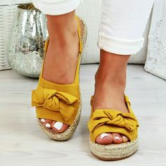 Add a feminine touch to your summer shoe collection with our Woven Platform Bow Sandals! Made with a comfortable fabric and secure straps around the heel, these sandals are perfect for long walks through the park or along the beach. Featuring a delicate bow design at the toe and a platform base to give you an extra height boost, without the trouble of wearing heels. Hot Sandals, Yellow Sandals, Women Platform Sandals, Basic Heels, Block Sandals, Slippers Summer, Womens Gladiator Sandals, Womens Sandals Summer, Espadrilles Platform