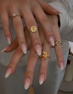 Classy Timeless Nails, Nails Inspiration Bride, Classy Cool Nails, Nail Inspo Classy Almond, Simple Almond Nails January, Almond Shape Classy Nails, Plain Prom Nails, Natural Nails Inspo Aesthetic, Simplistic Almond Nails