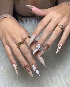 Halloween Long Almond Nails, Classy Halloween Nails Almond, Halloween Stilleto Nails Long, Halloween Nails Stiletto Scary, Stellitoes Nails, Pointy Halloween Nails, Halloween Nail Designs Almond Shape, Fall Long Nail Designs, Matching Halloween Nails