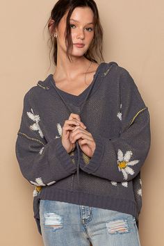 Get cozy in our Charcoal Daisy Patterned Hoodie Sweater! This high low sweater is perfect for layering over leggings or your favorite jeans. The versatile design is elevated by a playful floral pattern, adding a fun element to your wardrobe. Flower Sweater, Diff Eyewear, Shoe Boot Sandals, Daisy Pattern, Midi Maxi Dress, Getting Cozy, Hoodie Sweater, Favorite Jeans, Grey Sweater