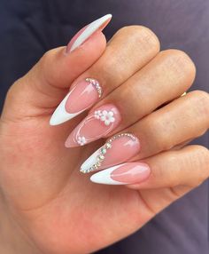 Uñas Soft Gel, Halo Nails, Classy Almond Nails, Almond Acrylic Nails Designs, Elegant Touch Nails, Queen Nails, Beauty Hacks Nails, Romantic Nails, Gel Nail Art Designs