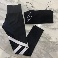 Phive Black Sports Bra And Legging Set In Great Condition And Brand New! They Are Both A Size Small. Black Sporty Yoga Leggings, Sporty Black Yoga Leggings, Black Sportswear Leggings, White Sports Leggings, White Sporty Gym Leggings, Sporty White Leggings For Sports, Black Sportswear Leggings For Sports, Sporty Black Leggings For Gym, Black Sporty Leggings For Sports