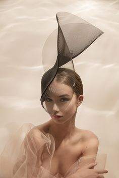 Haute Couture Hats, Head Ornaments Fashion, Fashion Shows Hats, Couture Hats, Spain Portugal, Bridal Hat, Face Jewellery