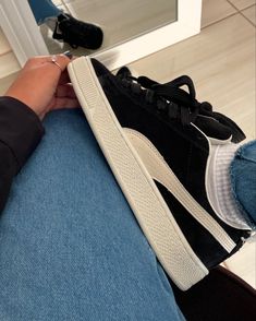 Envio imediato para você 🫶🏻 Puma Suede XL muitoo conforto e estilo para o seu look 🖤😮‍💨 Enviamos para todo o Brasil com Frete Grátis para as regiões Sul, Sudeste e Centro-Oeste ✅ E no PIX você ganha um descontão de 14% OFF 🤩 Comente “EU QUERO” para receber o link com exclusividade 🫶🏻 #tenispuma #pumasuede #tenisfeminino #tenispreto #tenisestiloso #tenisfemininos #birdshoes #lojadetenis Boots