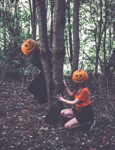 Pumpkin Head Photoshoot Kids, Pumpkin Head Photo Shoot Friends, Pumpkin Head Best Friend Photoshoot, Halloween Photoshoot Ideas Pumpkin Head, Best Friend Pumpkin Head Photoshoot, Bff Pumpkin Head Photoshoot, Pumpkin Head Photoshoot Friends, Pumpkin Head Lingerie Shoot, Pumpkinhead Photoshoot