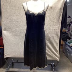 Made With 100% Silk In Great Condition In Size 6 Black Midi Slip Dress With Lace Trim, Black Lace Trim Midi Slip Dress, Black Lace Trim Slip Dress For Formal Occasions, Black Lace Trim Dress For Night, Vintage Sleeveless Night Dress, College Girl, Banana Republic Dress, White Embroidery, College Girls