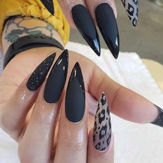 55 Elegant Looks For Matte Nails Designs Check more at https://buzgru.com/55-elegant-looks-for-matte-nails-designs/ Modern Nail Art, Matte Nail Art, Matte Black Nails, Matte Nail, Matte Nails Design, Pointed Nails, Modern Nails, Trendy Nail Art, Matte Nails