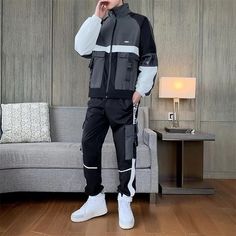 Streetwear Suit, Green Suit Jacket, Tomboy Outfit Ideas, Blue Suit Men, Nba Fashion, Men Tracksuit, Streetwear Pants, Stylish Hoodies, Trendy Hoodies