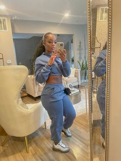 Mall Outfit, Streetwear Girl, Causal Outfits, Jogging Suit, Dressy Outfits, Teenage Fashion Outfits