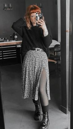 #skirt #outfits #outfitidea #inspofashion Edgy Work Outfits, Look Grunge, Fest Outfits, Mode Boho, Mode Inspo, Date Outfits