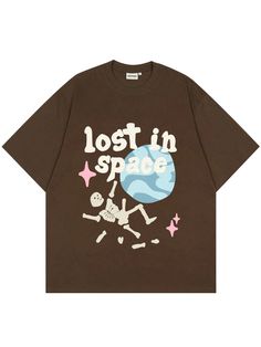 DESCRIPTION Our new Harajuku Style "Lost In Space" Oversized Tee is sure to strike the attention of anybody! With an eye-catching graphic on the front, this is the perfect tee to make a statement with your streetwear fit! Get yours now! DETAILS All our shirts are made with 100% organic cotton. Large graphic made by Jap Punk Tshirt, Space Tee, Harajuku Punk, Jeans Patchwork, Hip Hop Print, Gothic Men, Streetwear Chic, Mens Fashion Simple, Skeleton Shirt