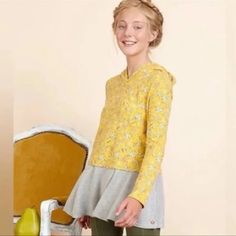 Nwt Matilda Jane Once Upon A Time Alchemy Tunic Yellow & Gray Hooded Ruffle Bottom Tunic. Super Cute! Super Fun! A Little Sunshine All Year Round. Playful Yellow Long Sleeve Top, Matilda Jane Clothing, Floral Hoodie, Hoodie Vest, Girls Cardigan, Under Armour Hoodie, Sweatshirt Short Sleeve, Hoodie Coat, Hooded Shirt