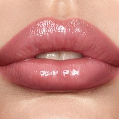 A dreamy nude-pink lip gloss for a luminous, luscious Pillow Talk pout! Pink Matte Lipstick, Charlotte Tilbury Lip, Light Pink Lips, Hide Dark Circles, Hot Pink Lips, Pink Lip Gloss, Beauty Light, Perfect Lips, Pink Lipstick